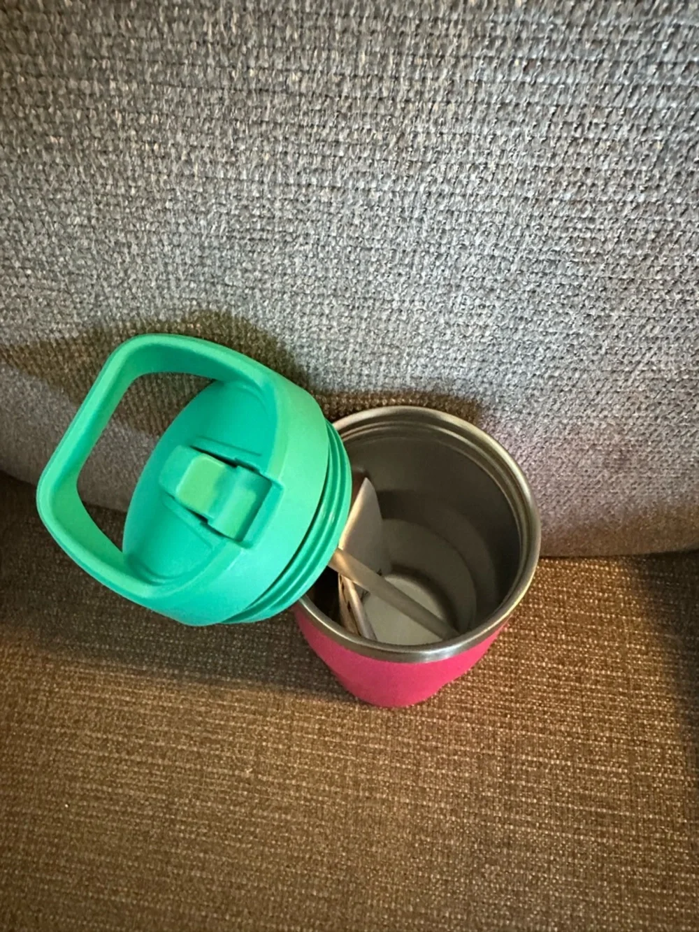 Stanley Bright Pink Travel Mug with Teal Lid - Picture 2 of 2